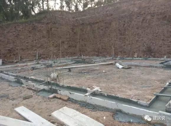 實拍四川網(wǎng)友自建二層農(nóng)村別墅，在村里是獨一無二