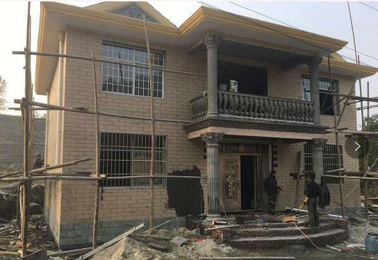 湖南21萬自建歐式別墅，引來全村圍觀仿建，真值！