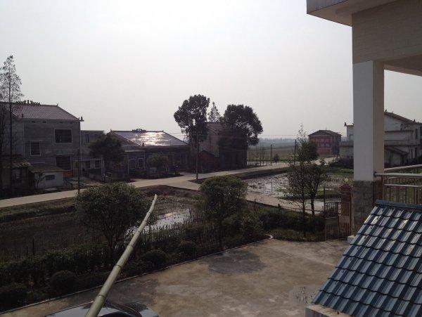 如果你有30萬，是交首付做房奴，還是回村蓋別墅