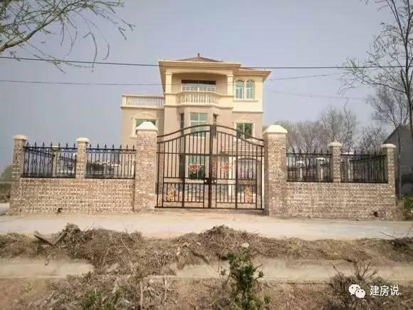 網(wǎng)友曬農(nóng)村自建別墅，經(jīng)濟美觀，放在大城市里都價值千萬