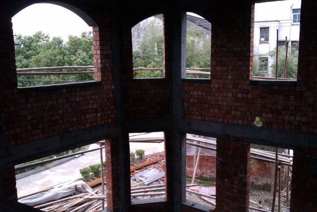 農村別墅建的太好看了，讓鄰居情何以堪