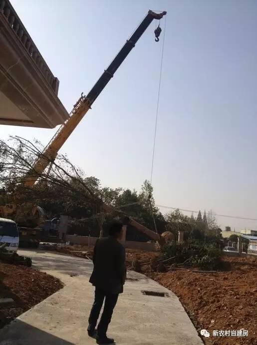 土豪曬500萬(wàn)農(nóng)村自建房，沒(méi)想到最后卻被網(wǎng)友扒皮