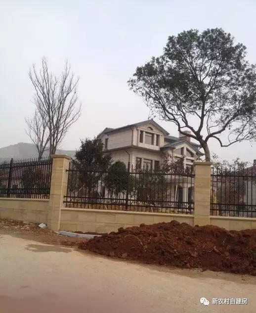 土豪曬500萬(wàn)農(nóng)村自建房，沒(méi)想到最后卻被網(wǎng)友扒皮