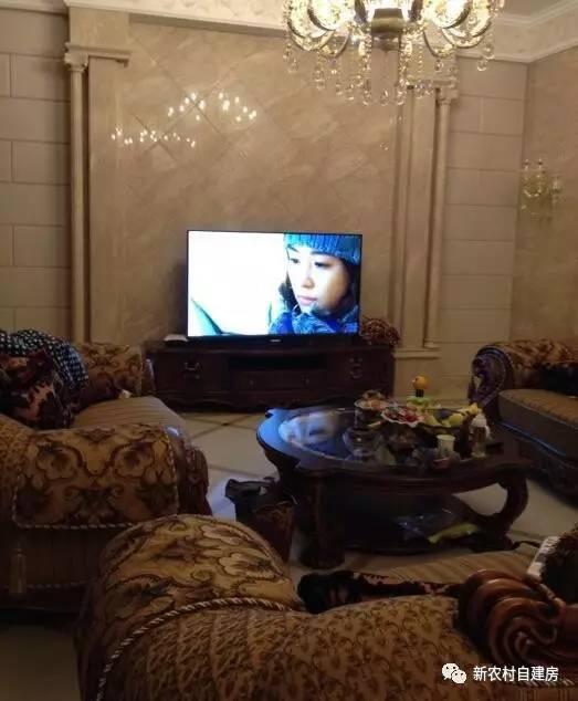 土豪曬500萬(wàn)農(nóng)村自建房，沒(méi)想到最后卻被網(wǎng)友扒皮