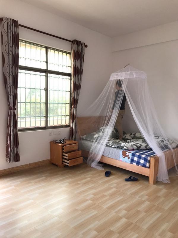 逃離深圳，我用70萬蓋了棟小別墅迎娶了白富美老婆