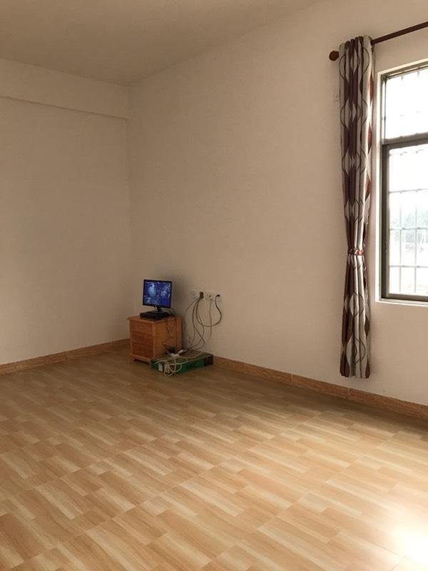 逃離深圳，我用70萬蓋了棟小別墅迎娶了白富美老婆