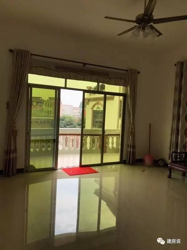 老板自建豪華洋氣的三層農(nóng)村別墅，不愧是福建的房子！