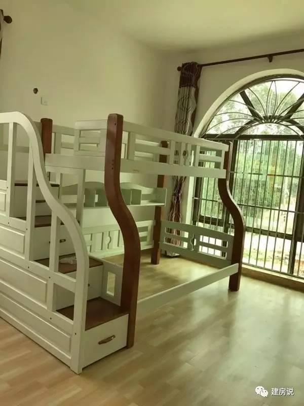 老板自建豪華洋氣的三層農(nóng)村別墅，不愧是福建的房子！