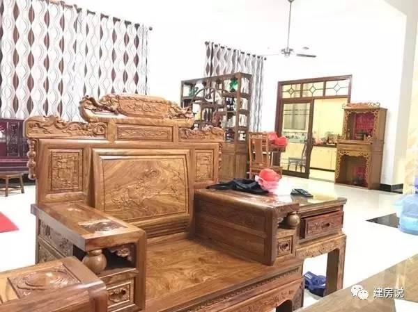 老板自建豪華洋氣的三層農(nóng)村別墅，不愧是福建的房子！