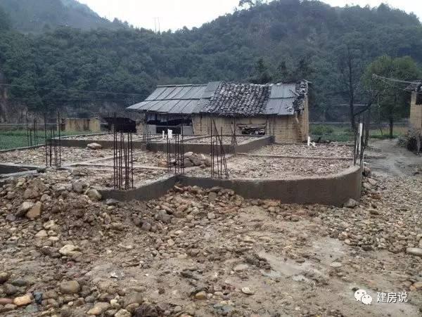 浙江網(wǎng)友自建三層農(nóng)村別墅，引全村仿建倍有面子