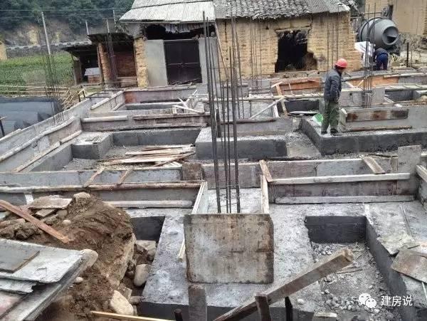 浙江網(wǎng)友自建三層農(nóng)村別墅，引全村仿建倍有面子