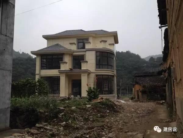浙江網(wǎng)友自建三層農(nóng)村別墅，引全村仿建倍有面子