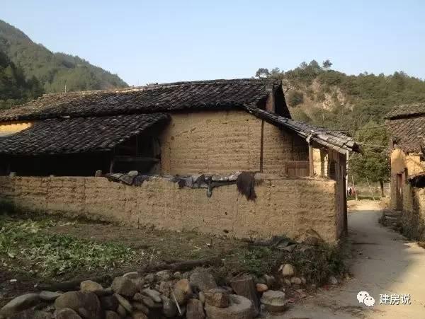 浙江網(wǎng)友自建三層農(nóng)村別墅，引全村仿建倍有面子