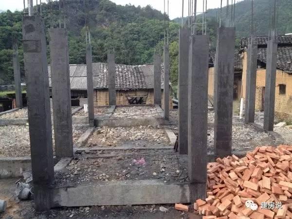 浙江網(wǎng)友自建三層農(nóng)村別墅，引全村仿建倍有面子