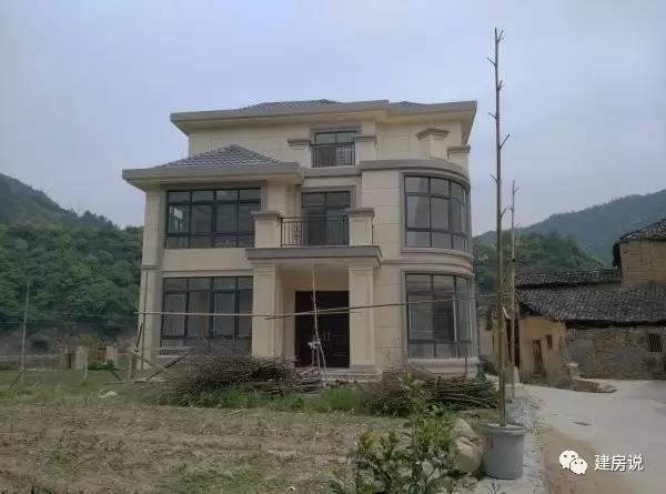 浙江網(wǎng)友自建三層農(nóng)村別墅，引全村仿建倍有面子