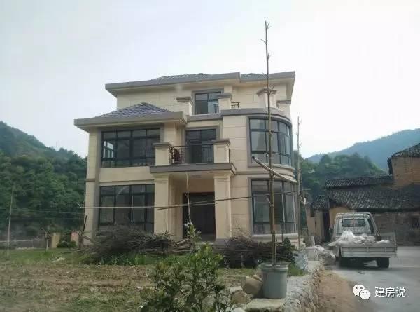 浙江網(wǎng)友自建三層農(nóng)村別墅，引全村仿建倍有面子