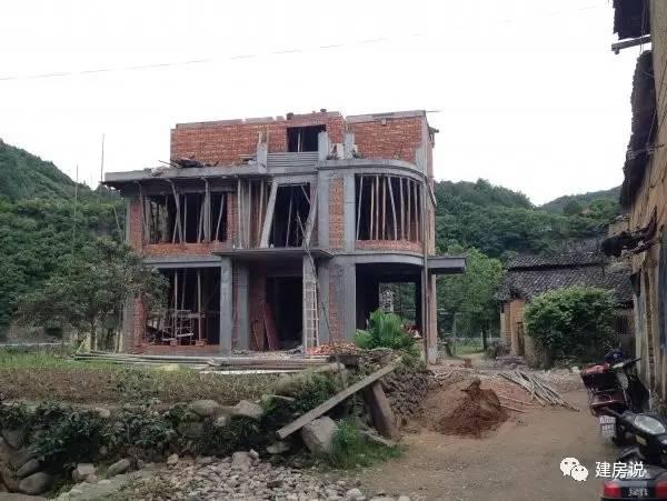 浙江網(wǎng)友自建三層農(nóng)村別墅，引全村仿建倍有面子