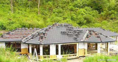 實(shí)拍華人夫妻新西蘭自建房全過程，有山有水有鄰家女孩