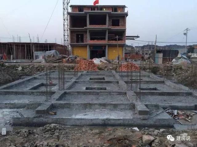 浙江網(wǎng)友自建四層農(nóng)村別墅，不愧是富庶之鄉(xiāng)的房子