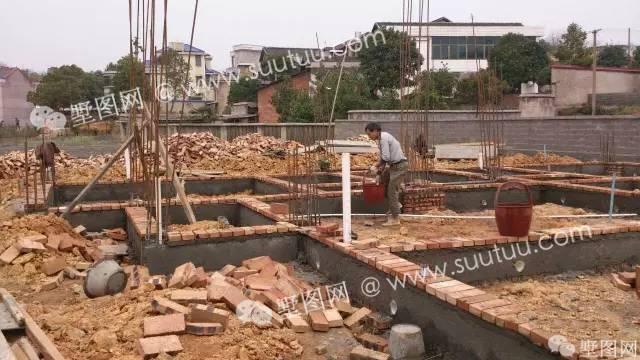 湖南小伙回鄉(xiāng)建三層大別墅，真的很漂亮！