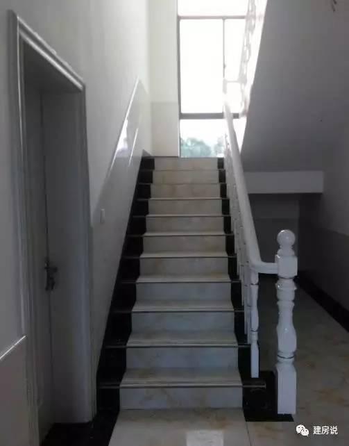 湖南網(wǎng)友曬自建三層農(nóng)村別墅，外觀和裝修完美搭配