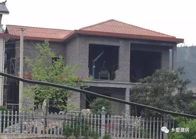 13萬(wàn)自建農(nóng)村二層小樓，超值，雖然外觀普通，但戶型超實(shí)用