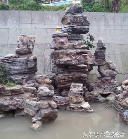湖北一土豪曬三層別墅，豪華裝修有假山還有魚(yú)塘