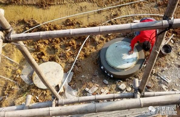 湖北一土豪曬三層別墅，豪華裝修有假山還有魚(yú)塘