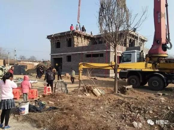 江西老張自建二層農(nóng)村別墅，鄰居沒建整天都說好后悔