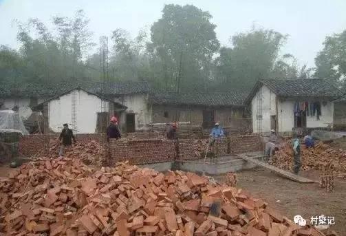 25萬建二層農(nóng)村別墅，圓了媳婦兒的別墅夢(mèng)