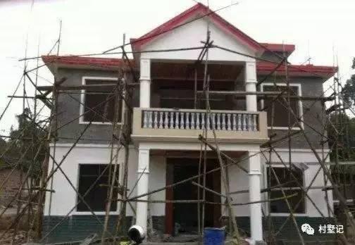 25萬建二層農(nóng)村別墅，圓了媳婦兒的別墅夢(mèng)