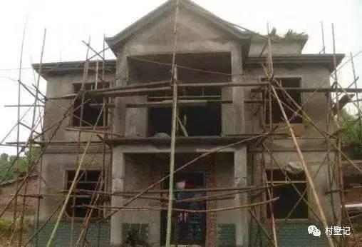 25萬建二層農(nóng)村別墅，圓了媳婦兒的別墅夢(mèng)