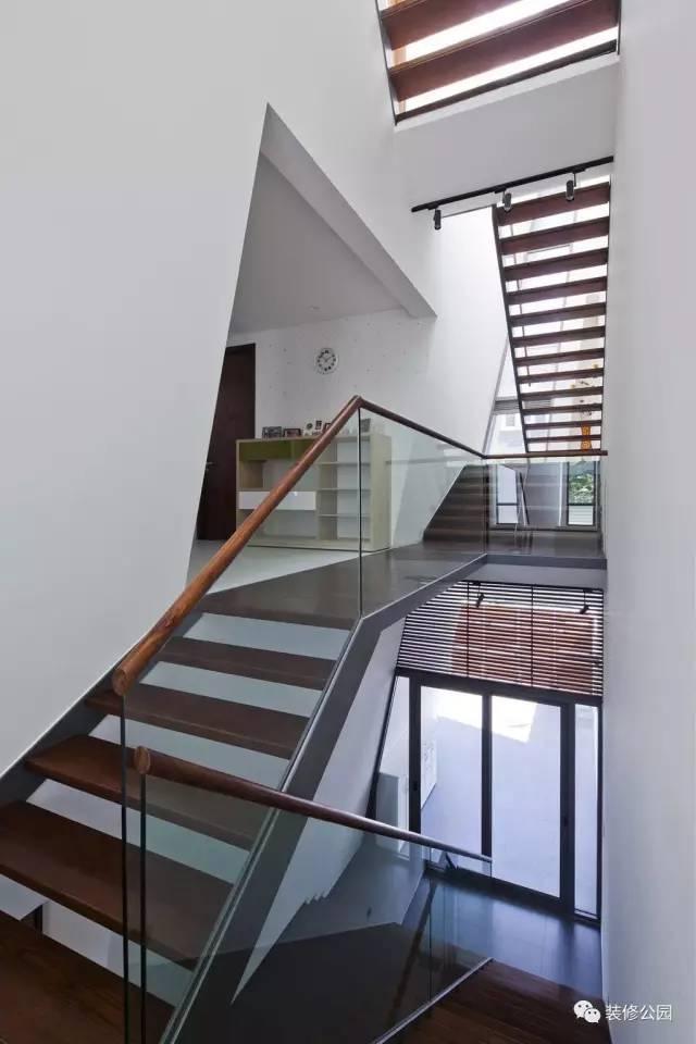 7.5X15米現(xiàn)代鄉(xiāng)村別墅，設計核心是采光，帶地下室含平面圖