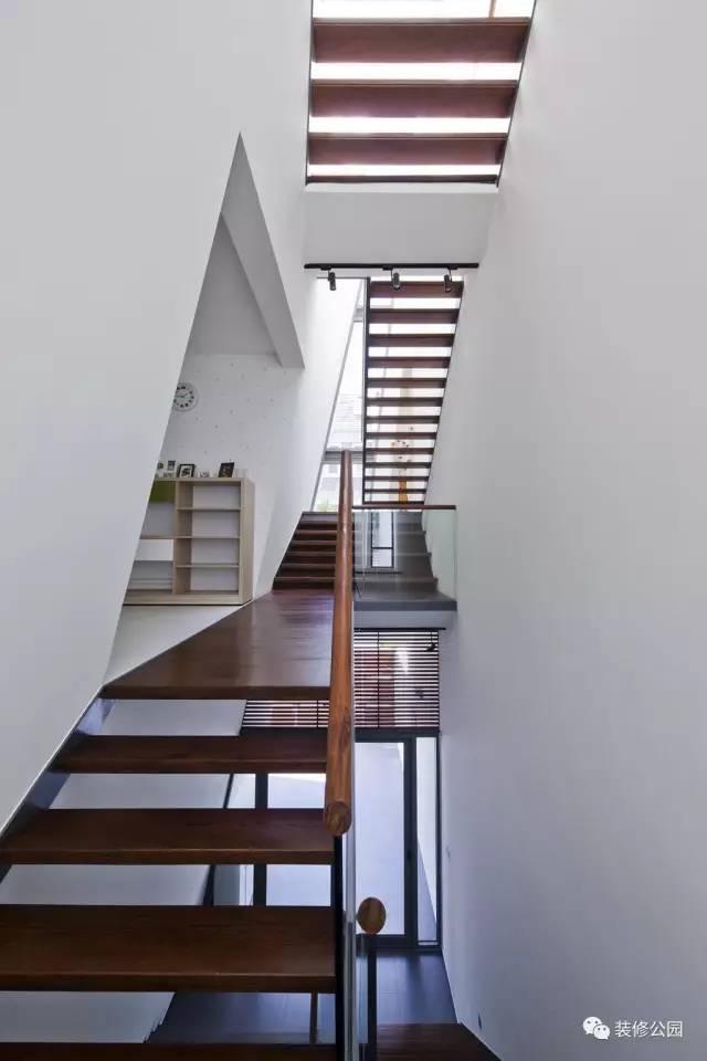 7.5X15米現(xiàn)代鄉(xiāng)村別墅，設計核心是采光，帶地下室含平面圖