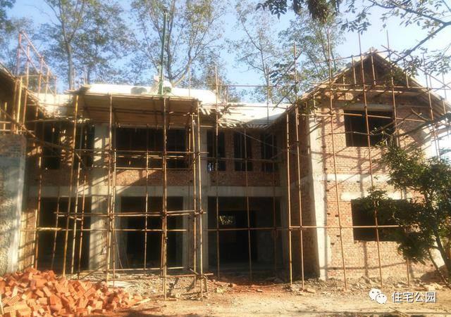 12套30萬建成農(nóng)村別墅，第3套南北適合第6套丑哭卻是首選？