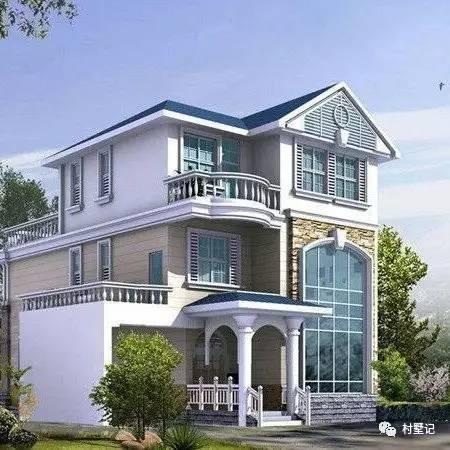 30萬建造這套帶車庫的挑空別墅，把日子過的紅紅火火