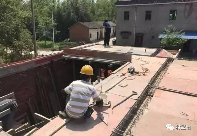 20萬(wàn)將舊房子翻蓋成農(nóng)村別墅，村長(zhǎng)都點(diǎn)贊