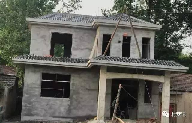 20萬(wàn)將舊房子翻蓋成農(nóng)村別墅，村長(zhǎng)都點(diǎn)贊