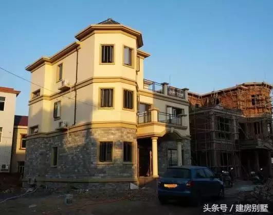 太霸氣了！江西兄妹用1000多平米建兩棟三層別墅