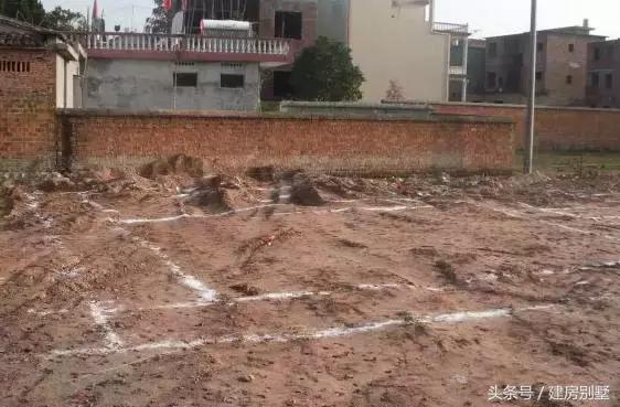 太霸氣了！江西兄妹用1000多平米建兩棟三層別墅