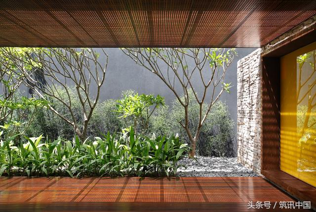 海南設計很新穎的房子帶庭院和室內裝修設計圖