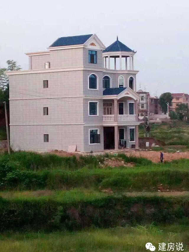 小伙回老家自建四層樓房，轟動(dòng)整個(gè)村