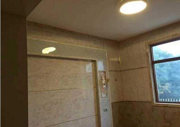 婆家花一百來萬在農(nóng)村建好的大別墅，全家男女老少都很喜歡！