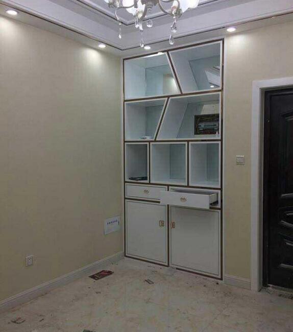 婆家花一百來萬在農(nóng)村建好的大別墅，全家男女老少都很喜歡！