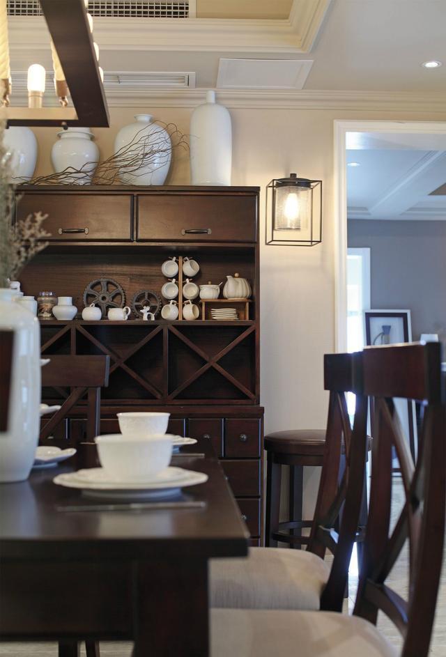 雙胞胎兒子結(jié)婚！鄭州某富豪裝兩套300平別墅作為婚房！