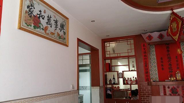 離開深圳7年，曬曬我姐農(nóng)村自建別墅，博古架和樓梯太贊了！