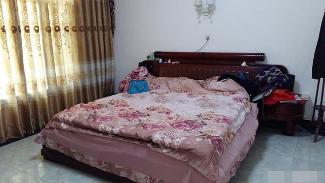 離開深圳7年，曬曬我姐農(nóng)村自建別墅，博古架和樓梯太贊了！