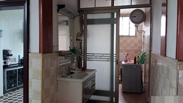 離開深圳7年，曬曬我姐農(nóng)村自建別墅，博古架和樓梯太贊了！