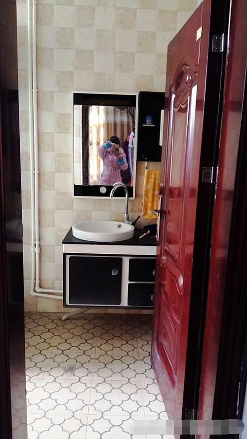 離開深圳7年，曬曬我姐農(nóng)村自建別墅，博古架和樓梯太贊了！