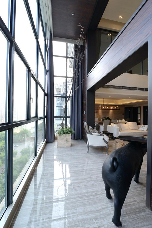 云溪花園，現(xiàn)代簡約別墅裝修，挑空的設(shè)計(jì)也很美！